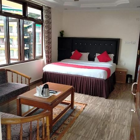 Hotel Ravine Pālampur Esterno foto